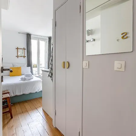 Rooftop Views Cosy 2 Bedroom 4*