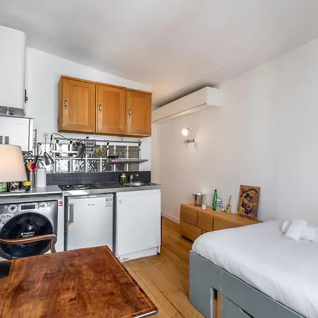 Couette-café Trendy Flat 2 Bedroom With Rooftop Views *