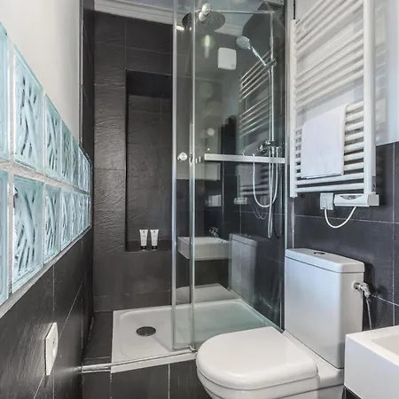 Trendy Flat 2 Bedroom With Rooftop Views Paris