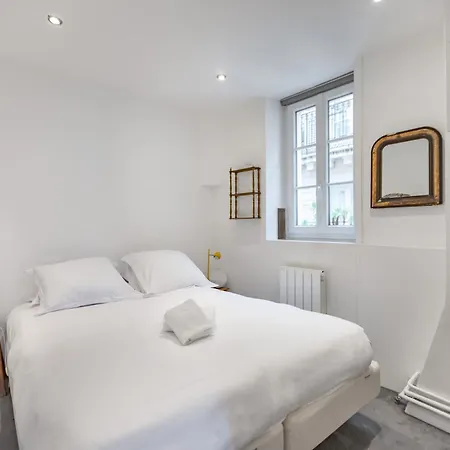 Trendy Flat 2 Bedroom With Rooftop Views * Paris