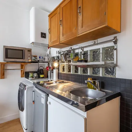 Trendy Flat 2 Bedroom With Rooftop Views