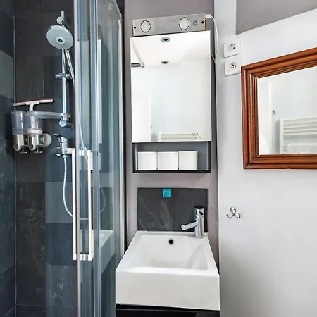 Bed & Breakfast Trendy Flat 2 Bedroom With Rooftop Views *