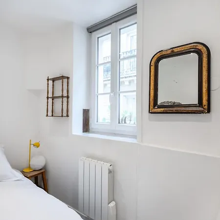 Bed & Breakfast Trendy Flat 2 Bedroom With Rooftop Views Paris