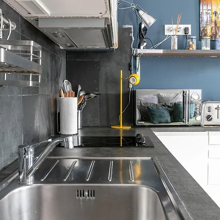 Bed & Breakfast Trendy Flat 2 Bedroom With Rooftop Views Parigi