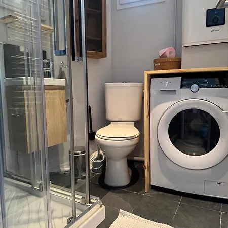 Couette-café Trendy Flat 2 Bedroom With Rooftop Views 4*