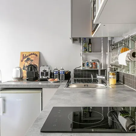 Bed & Breakfast Trendy Flat 2 Bedroom With Rooftop Views 4*