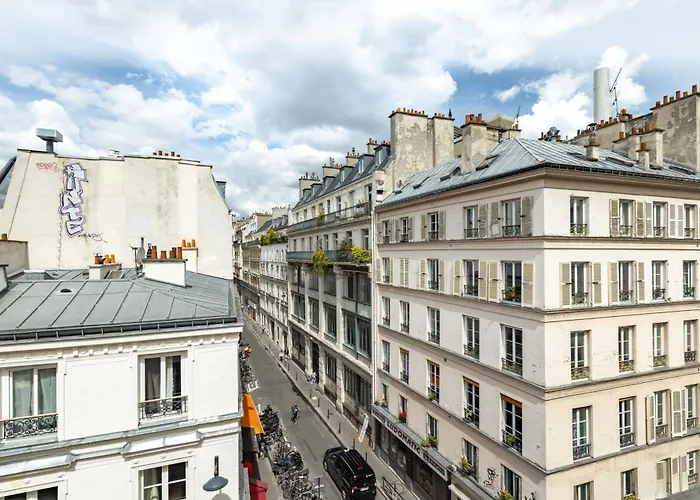 B&B Rooftop Views Cosy 2 Bedroom 4*