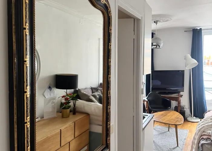 B&B Rooftop Views Cosy 2 Bedroom 4*