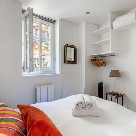 Rooftop Views Cosy 2 Bedroom Bed & Breakfast Parigi